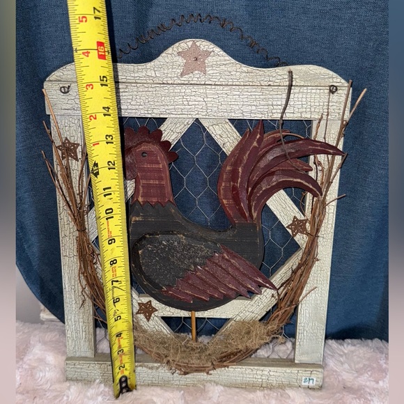 NWOT’s Rustic Rooster Wall Decor - Picture 6 of 13